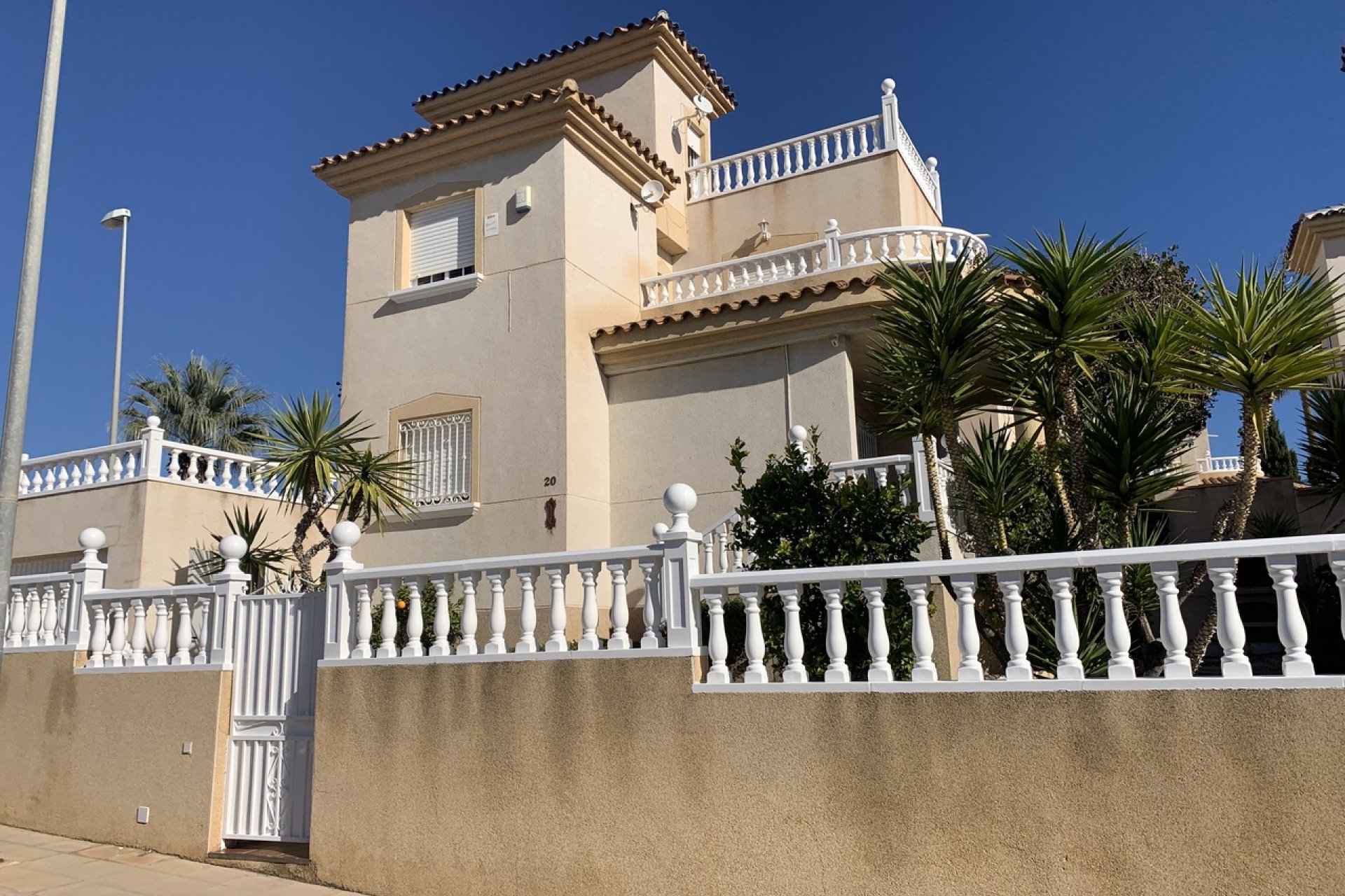 Resale - Villa -
Villamartín - Villamartin, Orihuela Costa