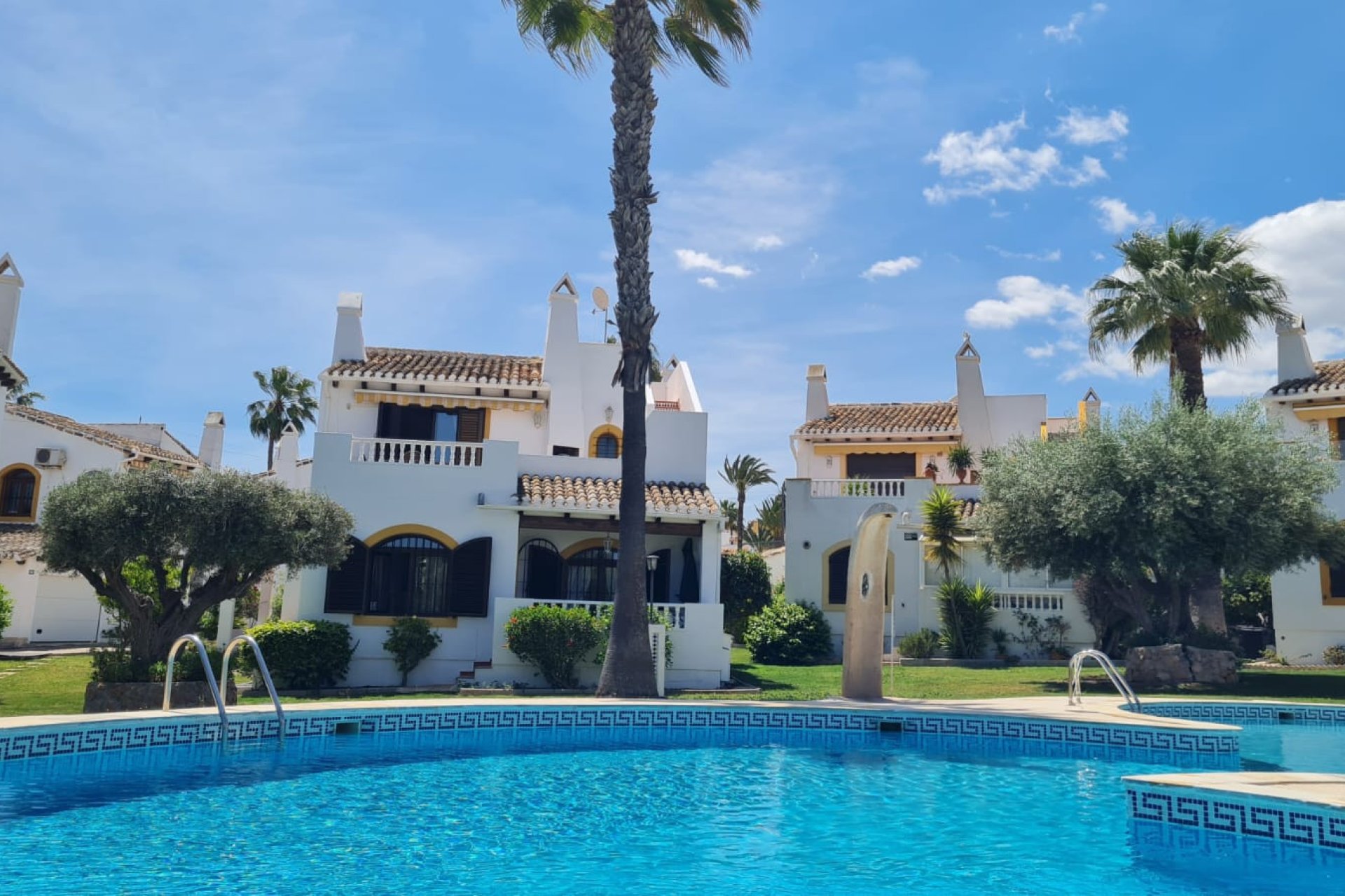 Resale - Villa -
Villamartín - Villamartin
