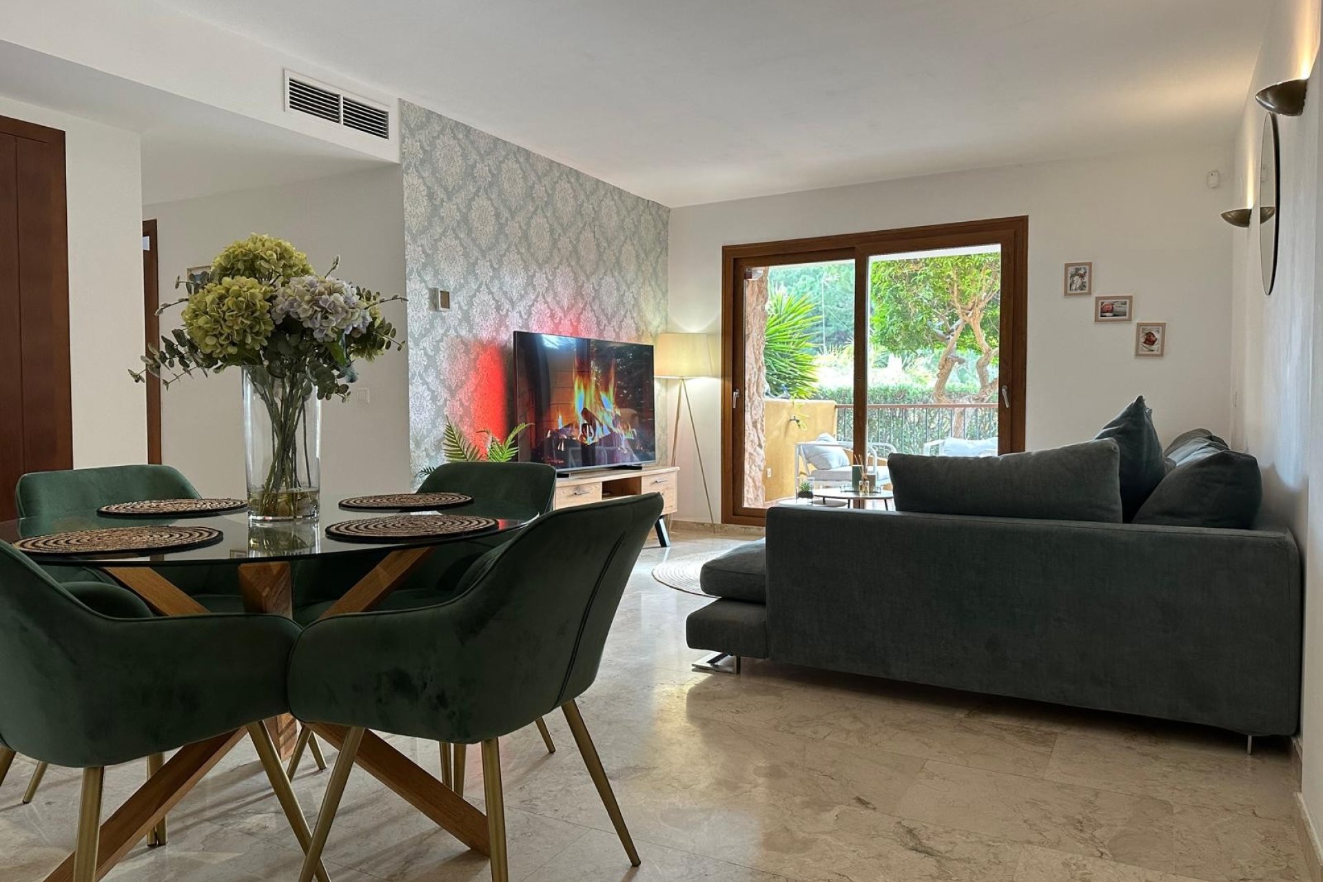 Revente - Appartement -
Punta Prima