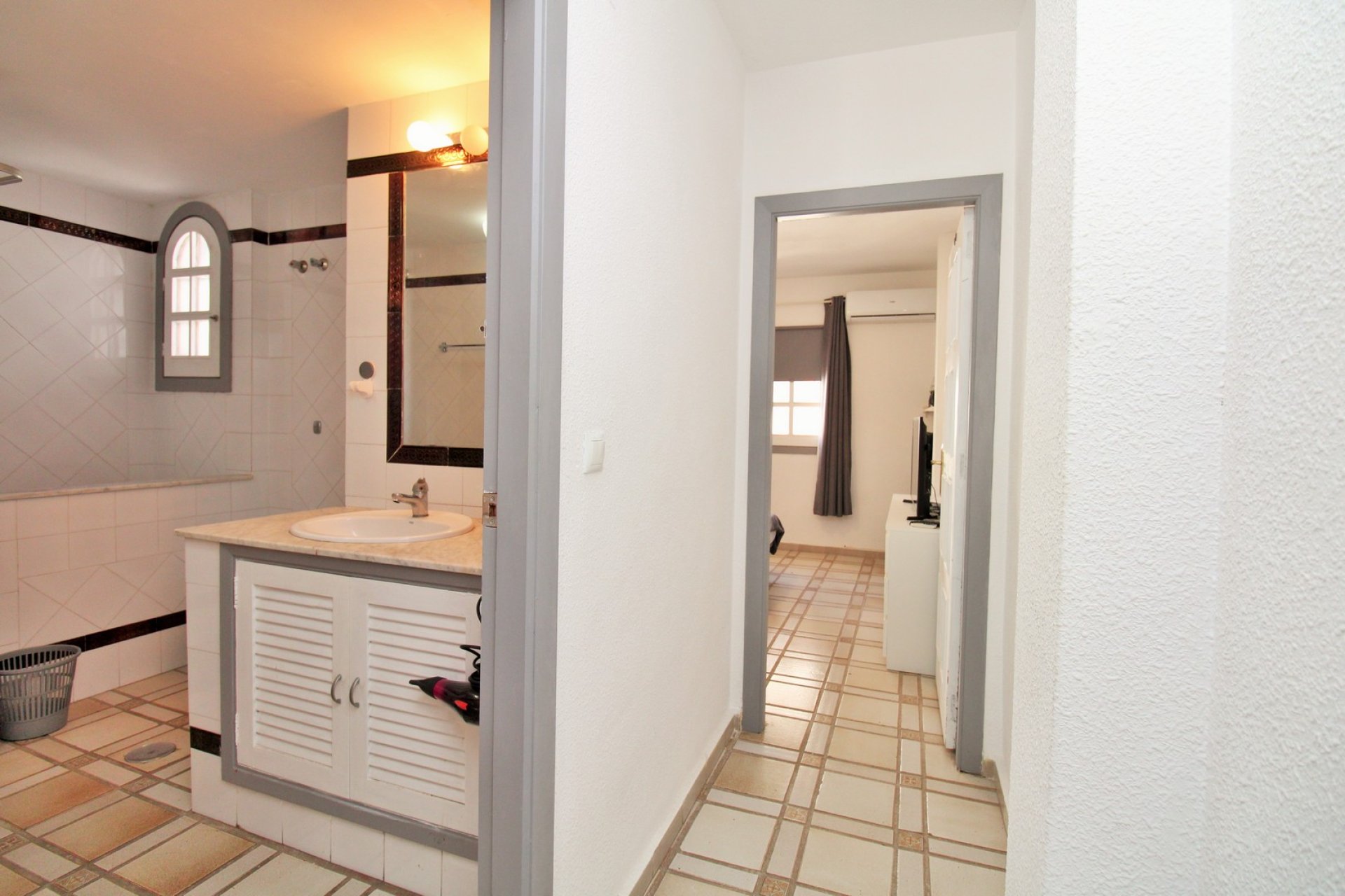 Revente - Appartement -
Villamartín - Villamartin