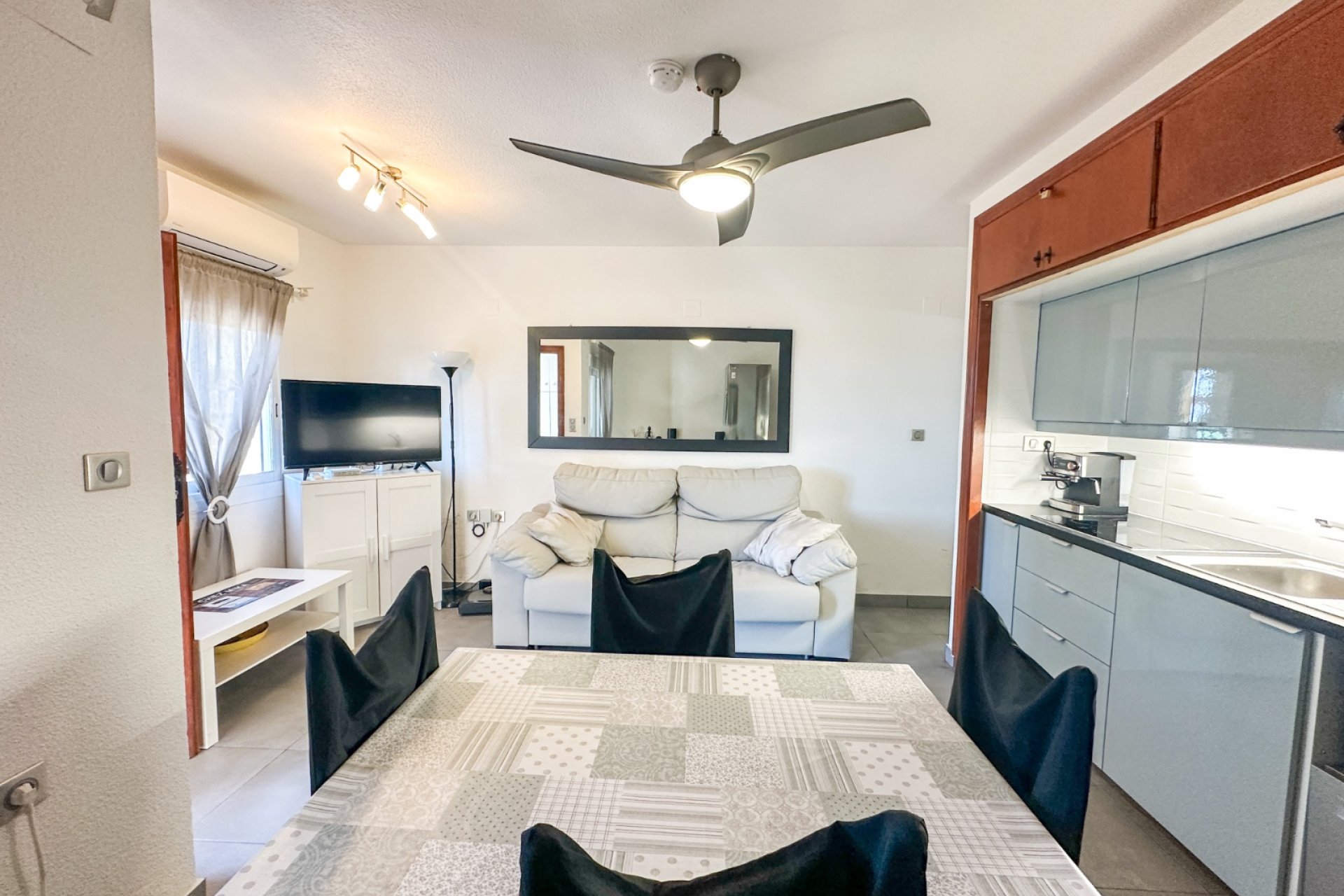 Revente - Appartement -
Villamartín - Villamartin