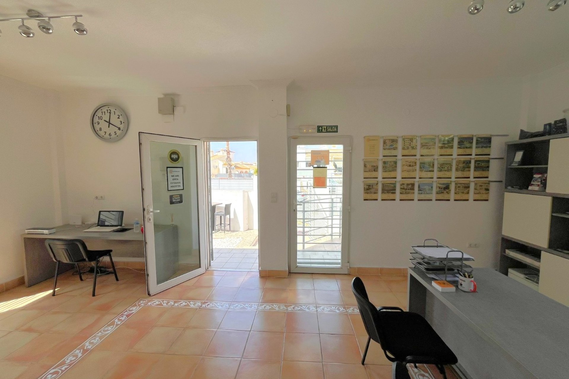 Revente - Commercial -
Orihuela Costa - Playa Flamenca