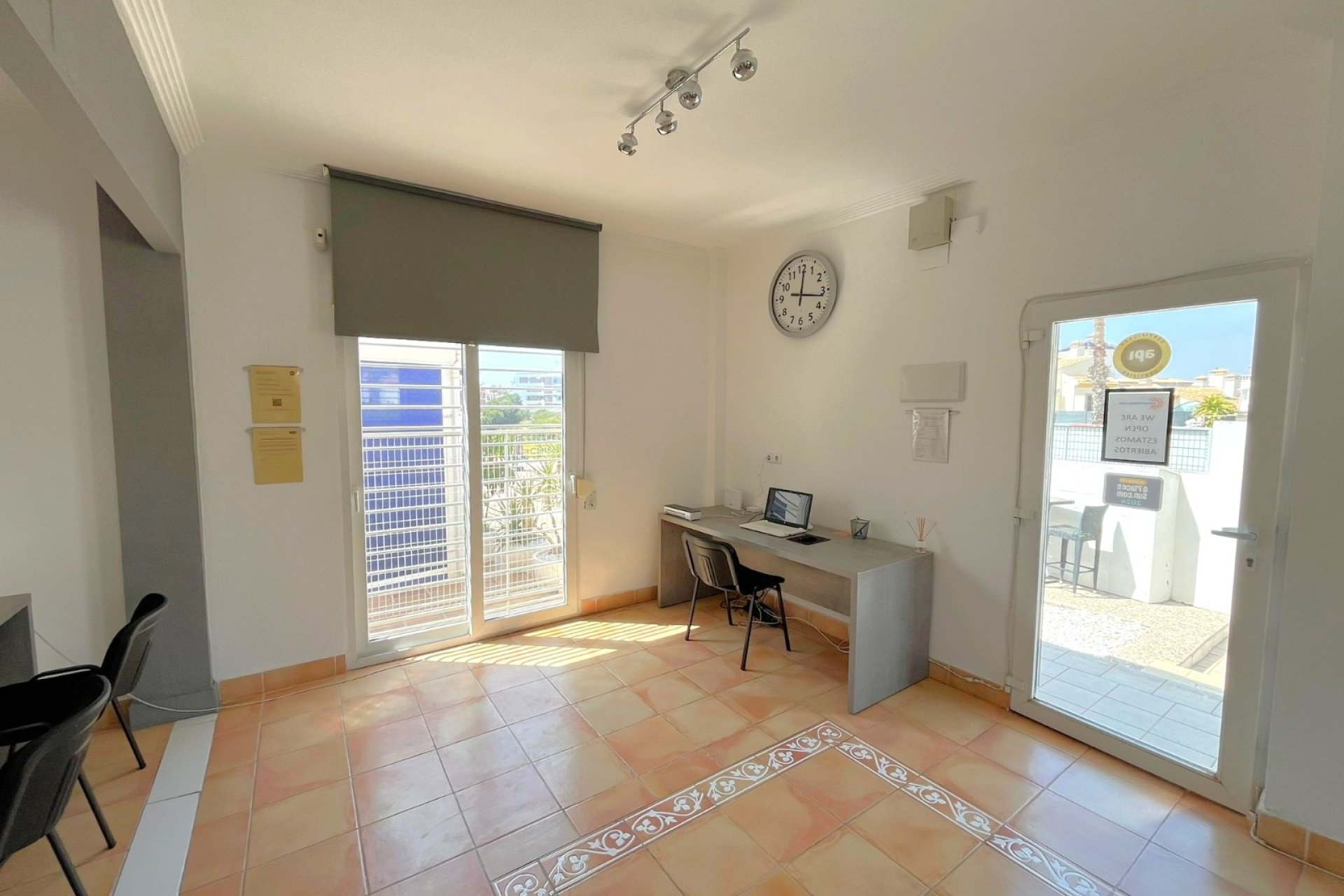 Revente - Commercial -
Orihuela Costa - Playa Flamenca