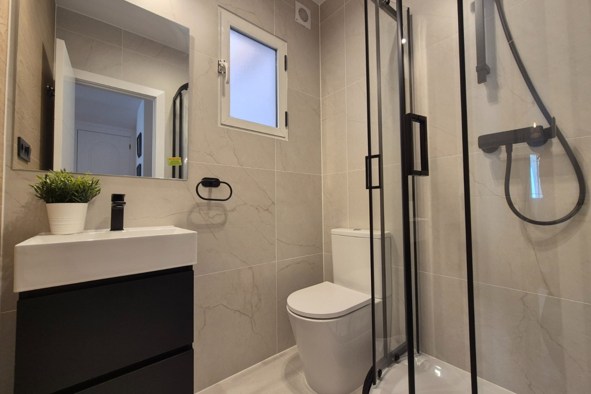 Revente - Maison de ville -
Alicante - La Florida