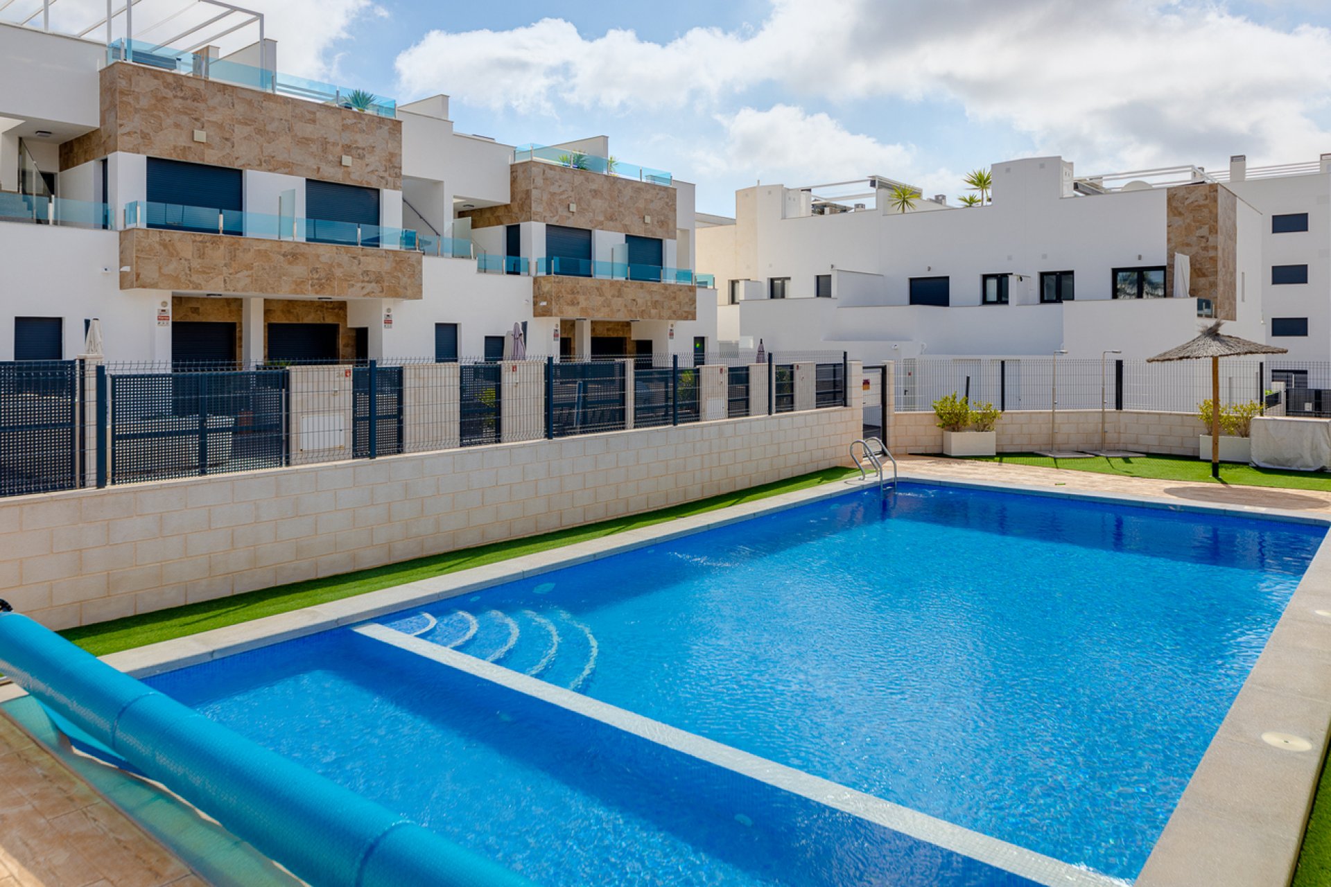 Revente - Maison de ville -
Villamartín - Costa Blanca