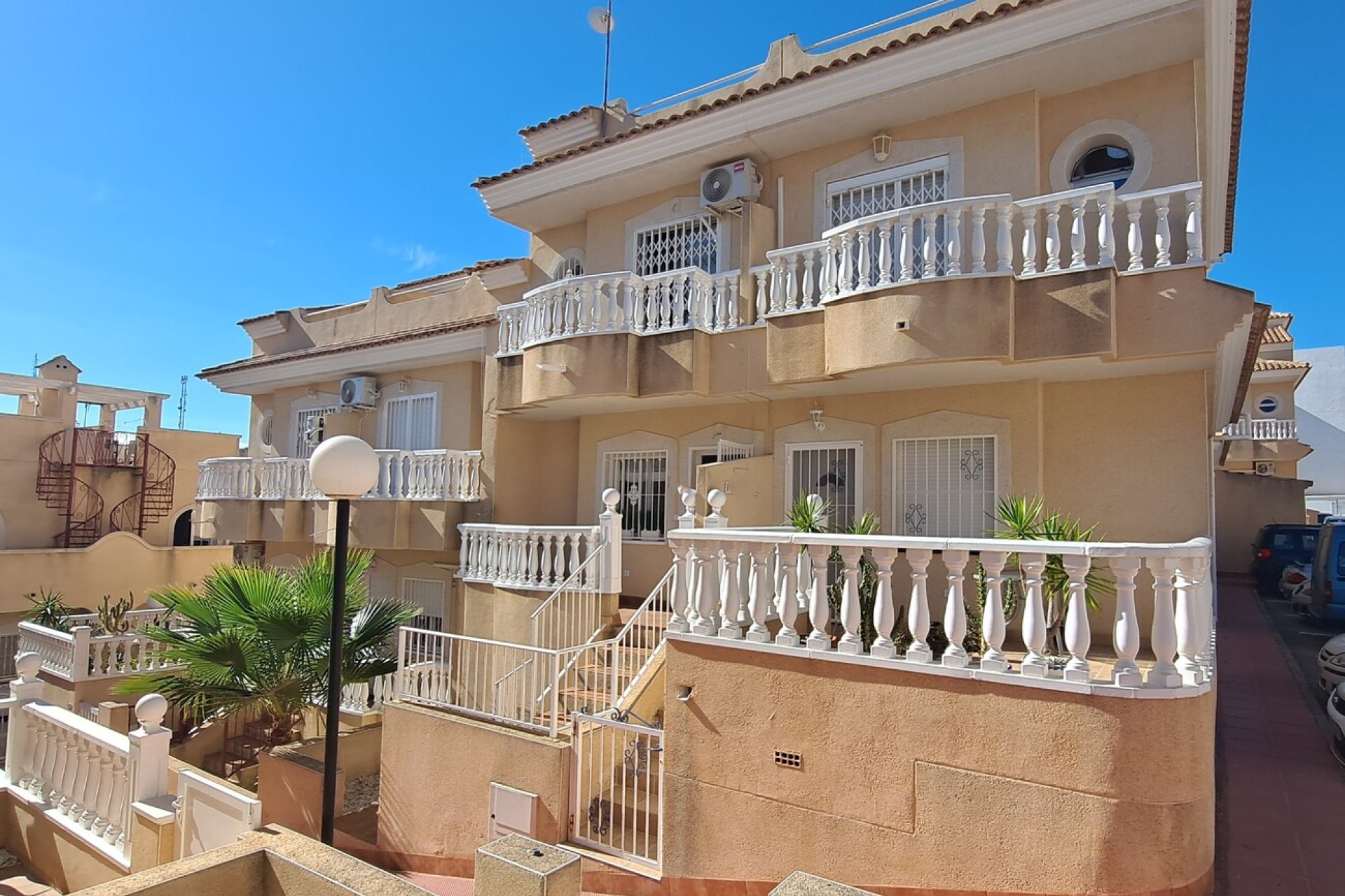 Revente - Maison de ville -
Villamartín - Las Filipinas