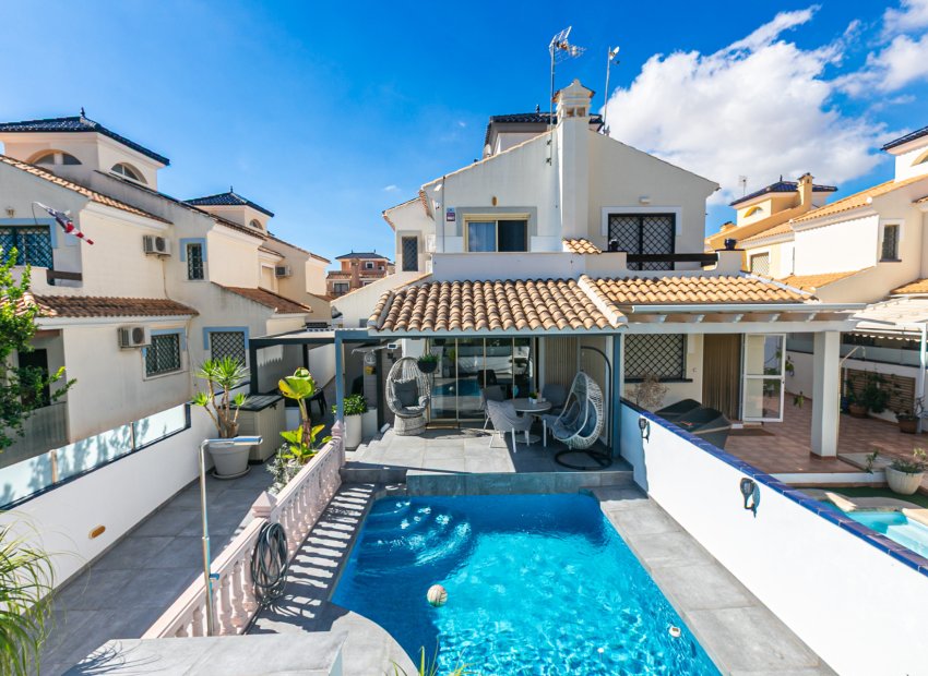 Revente - Quad House -
Mil Palmeras - Riomar