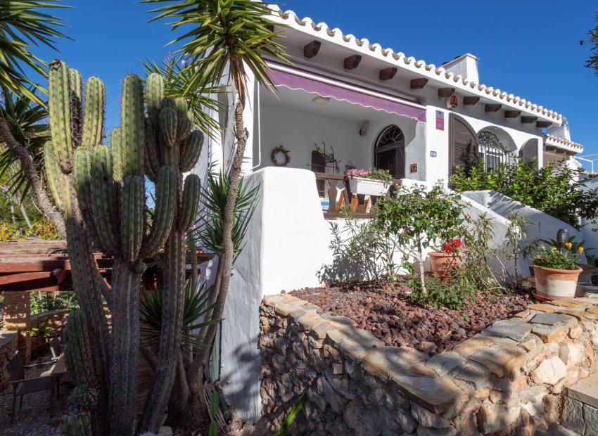 Revente - Semi detached villa -
Villamartin - Fortuna