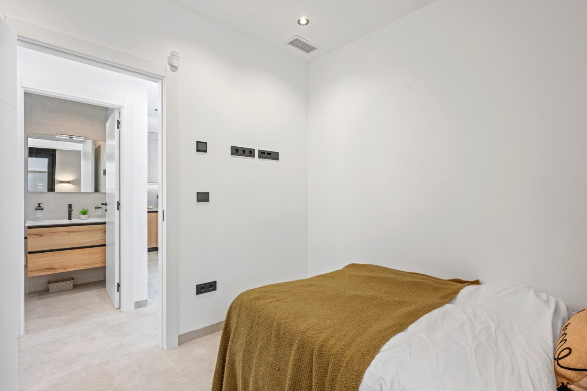 Revente - Villa -
Orihuela Costa - Blue Lagoon