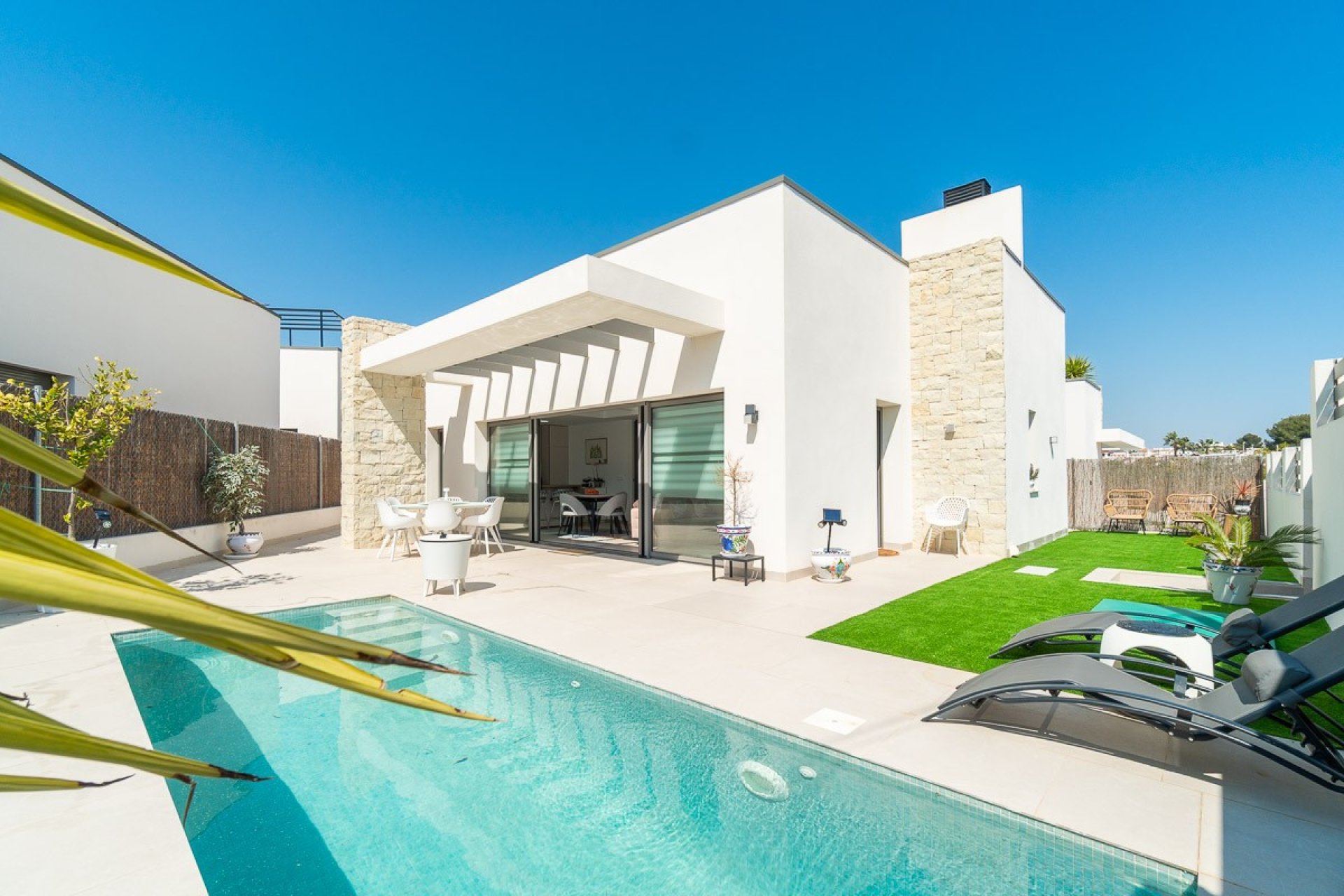 Revente - Villa -
Orihuela Costa - Campoamor
