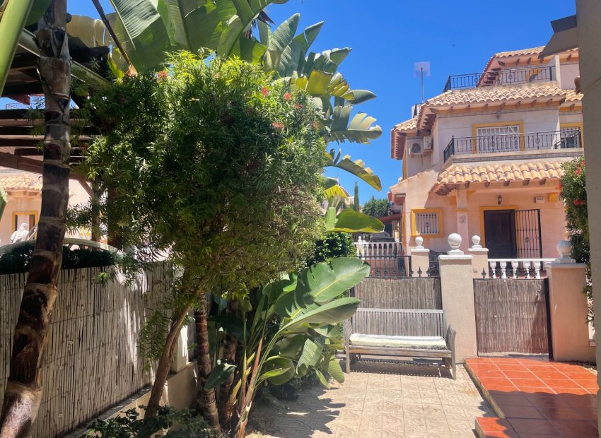 Revente - Villa -
Orihuela Costa - La Regia