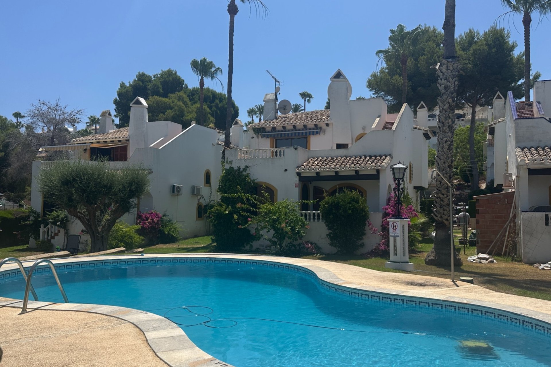 Revente - Villa -
Orihuela Costa - Los Dolses