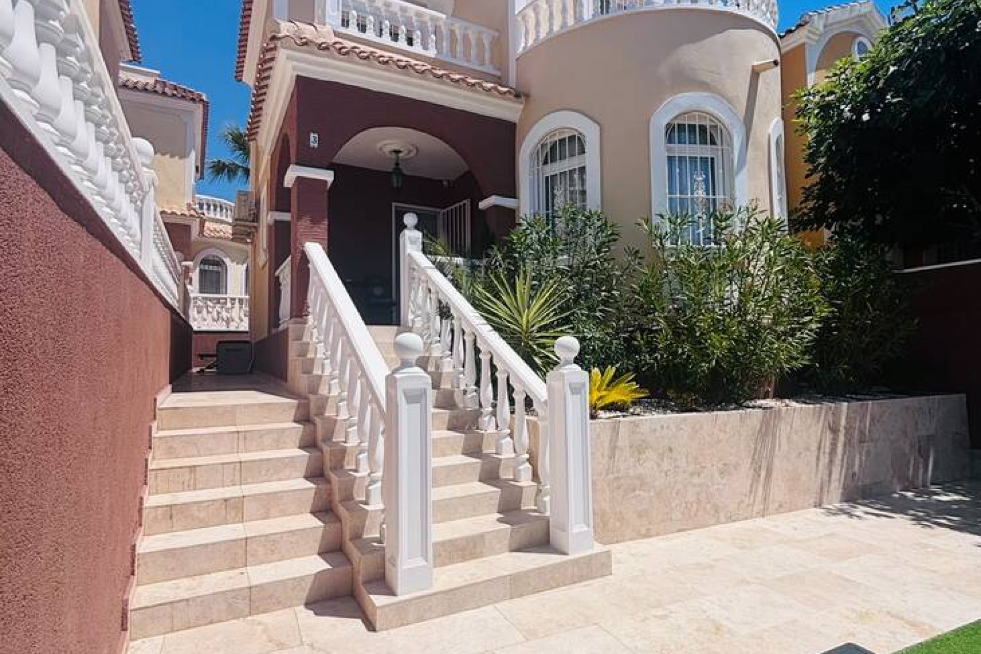 Revente - Villa -
Orihuela Costa - Villamartin