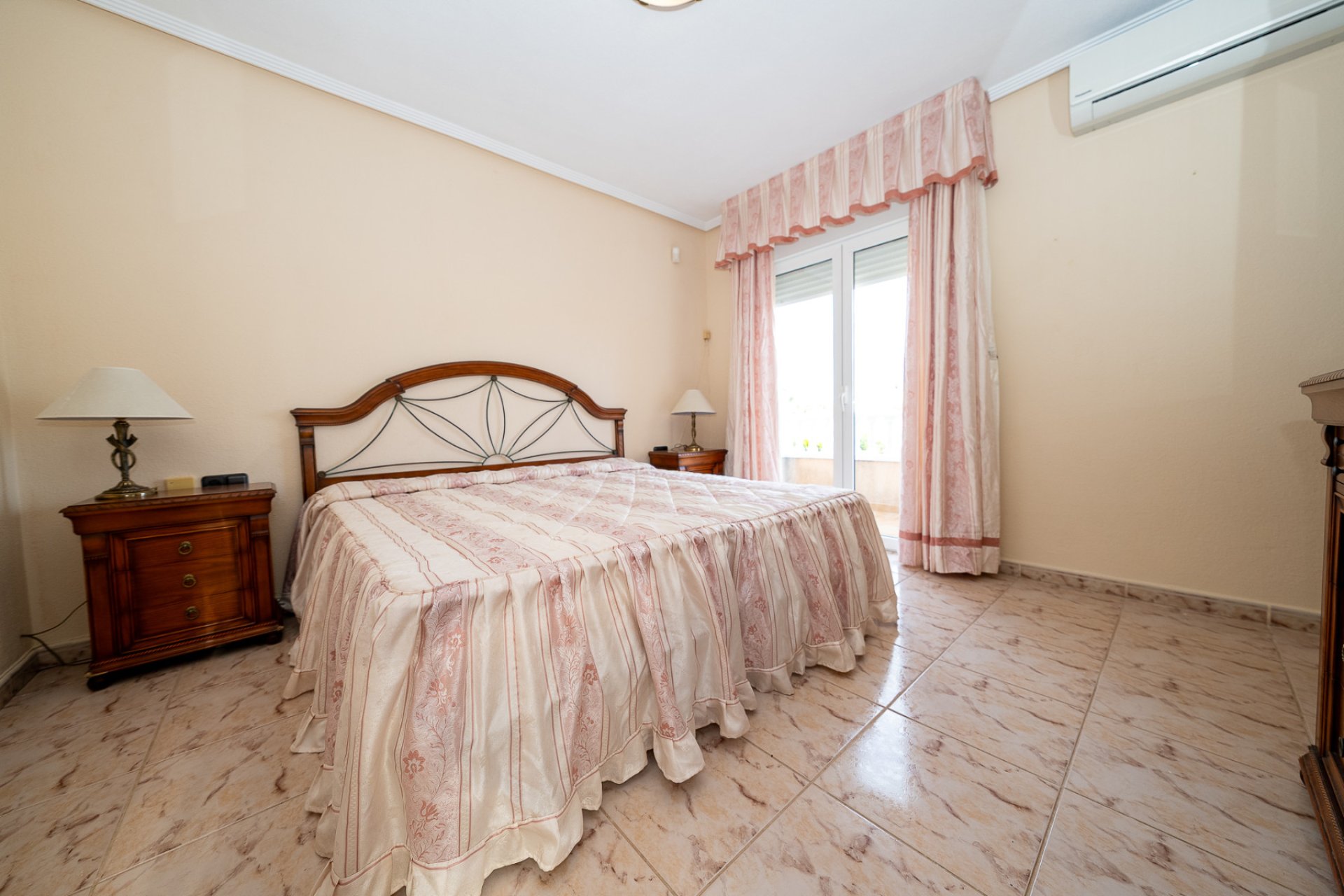 Revente - Villa -
Torrevieja - El Chaparral
