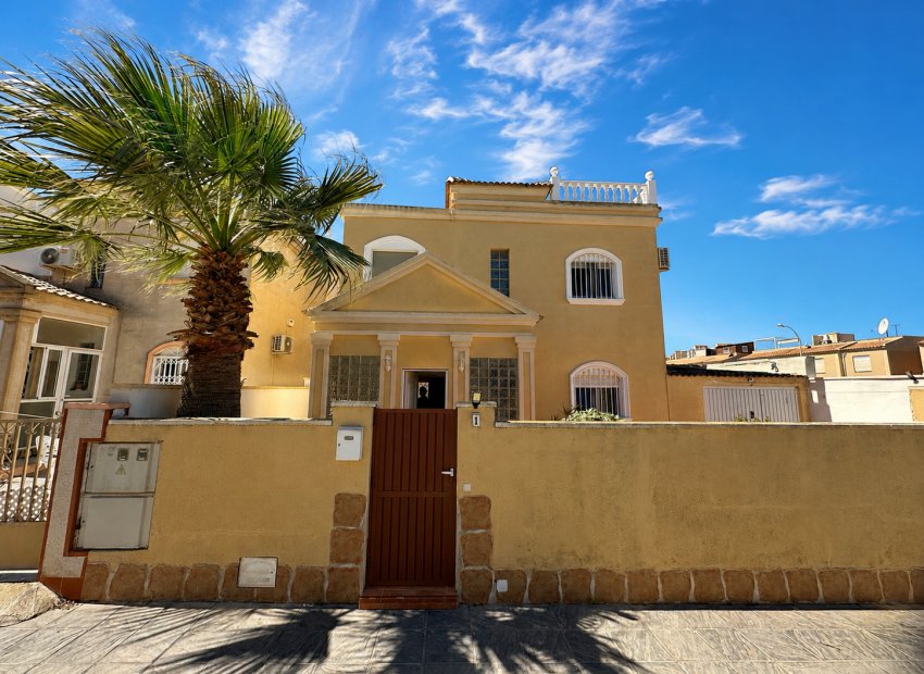Revente - Villa -
Torrevieja - Nueva Torrevieja - Aguas Nuevas