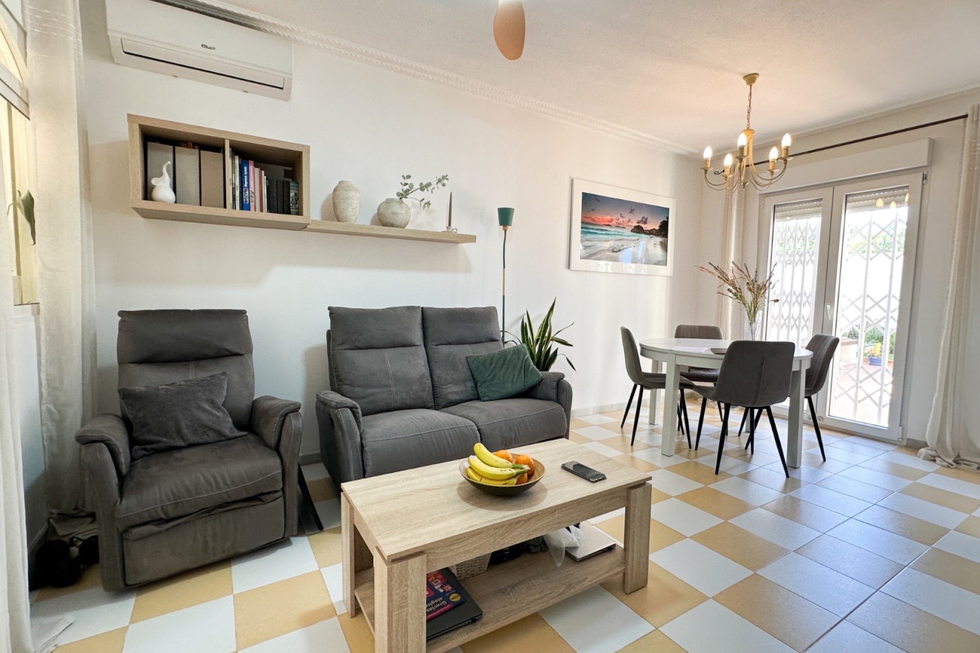 Revente - Villa -
Torrevieja - Nueva Torrevieja - Aguas Nuevas