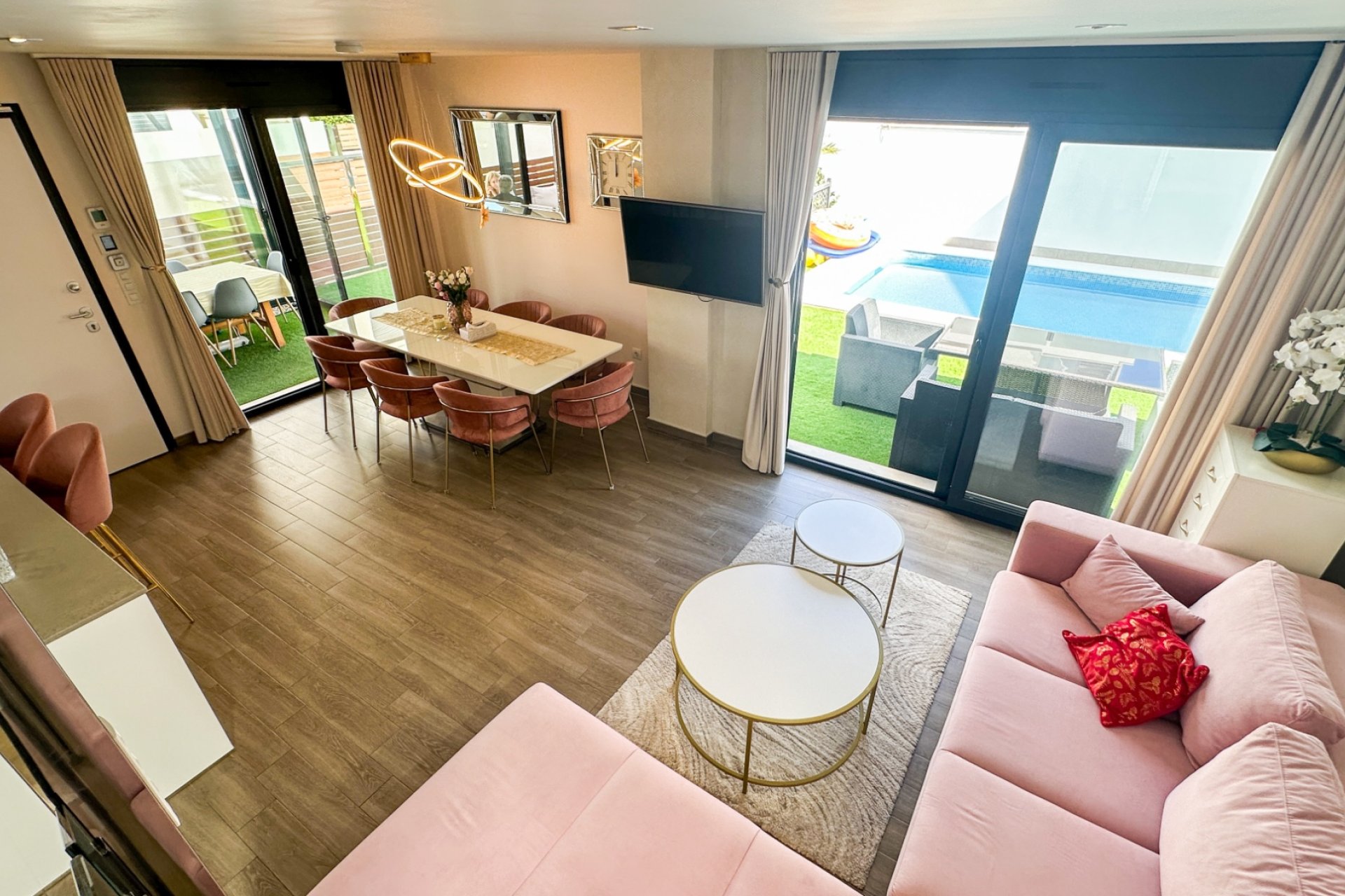 Revente - Villa -
Torrevieja - Nueva Torrevieja - Aguas Nuevas