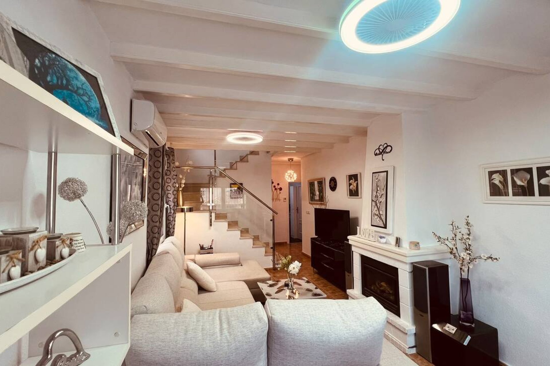 Revente - Villa -
Villamartín - Costa Blanca