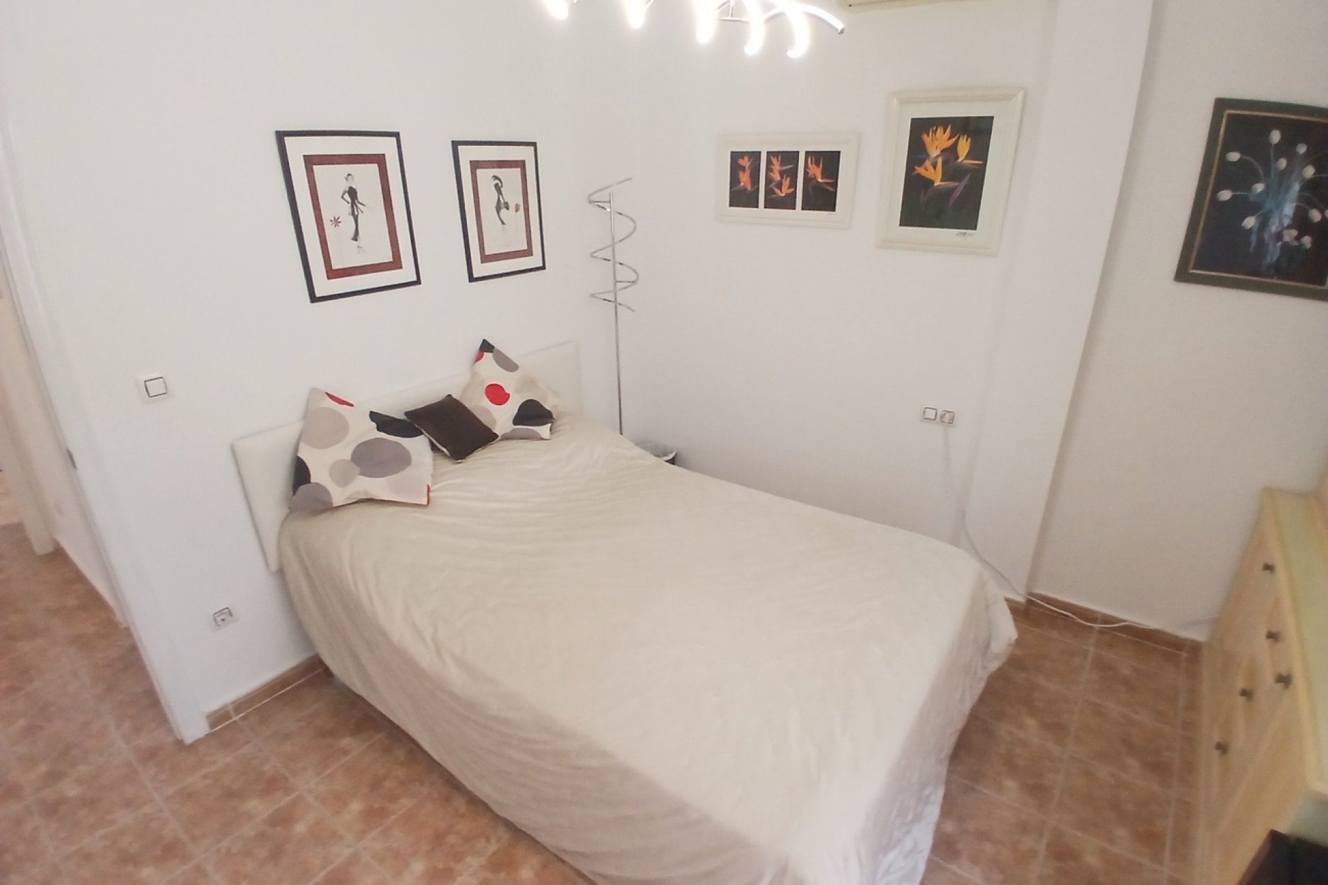Revente - Villa -
Villamartín - Costa Blanca
