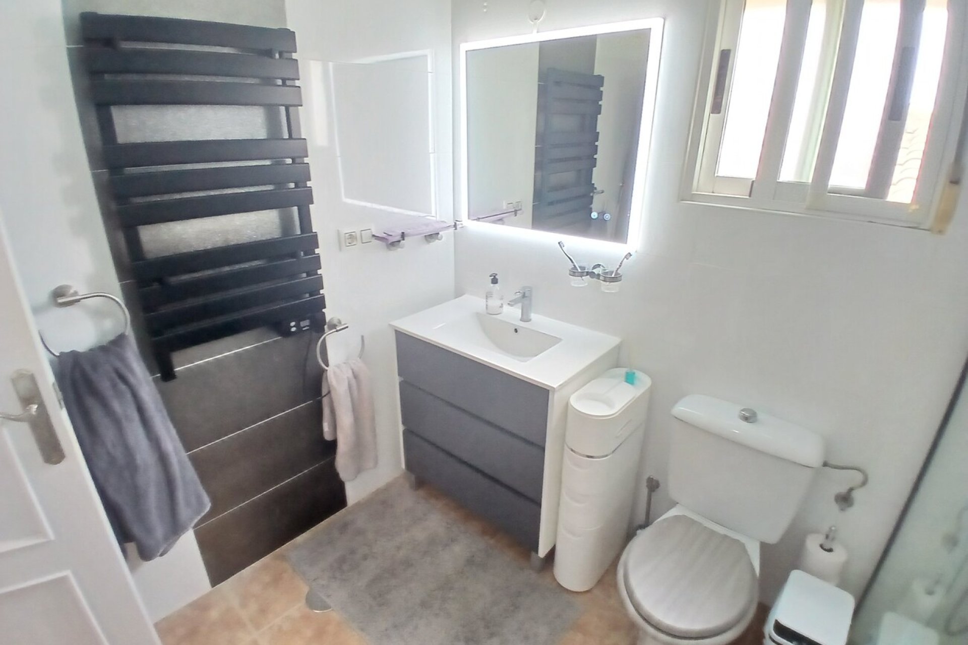 Revente - Villa -
Villamartín - Costa Blanca