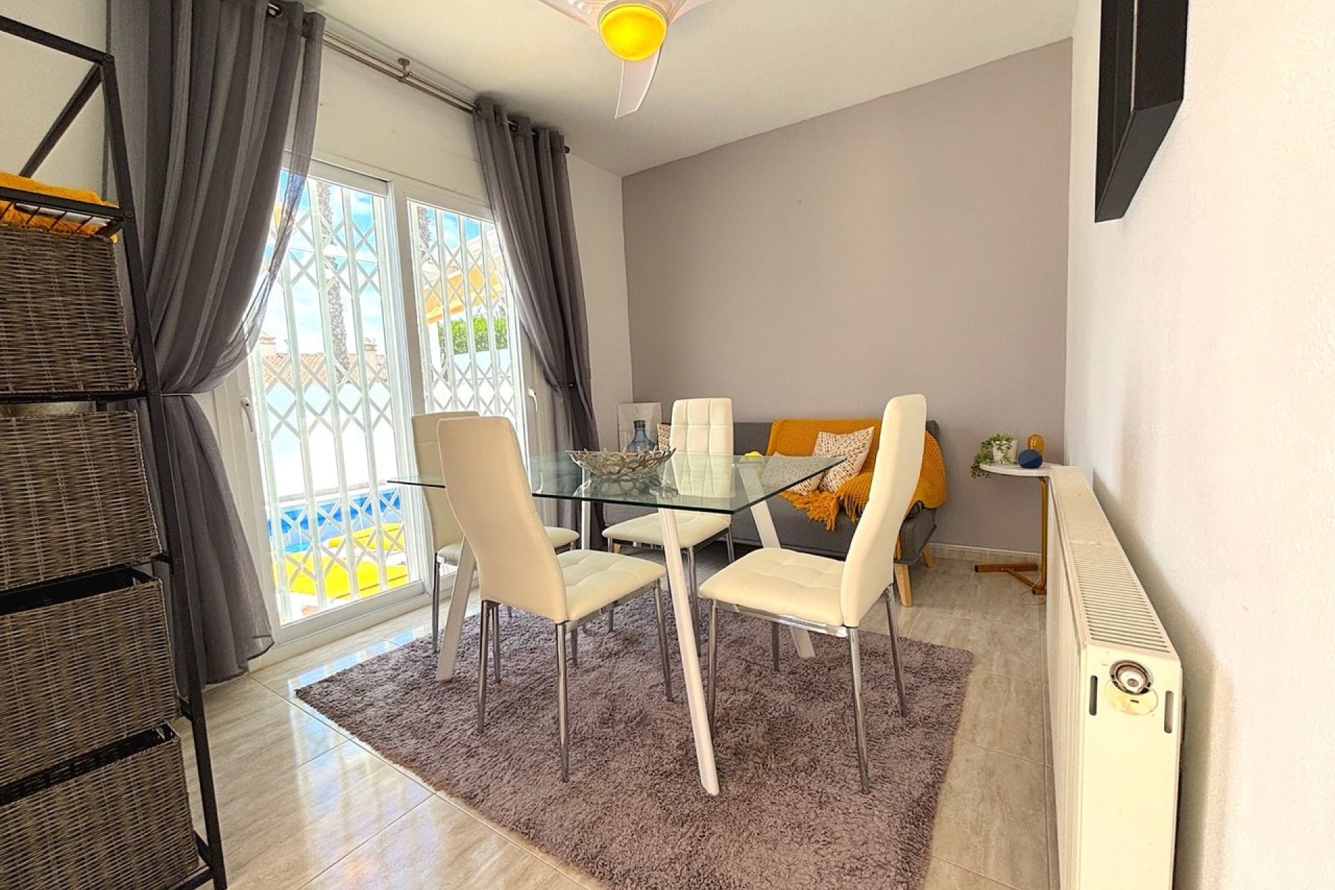 Revente - Villa -
Villamartin, Orihuela Costa