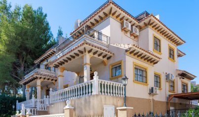 Semi - Detached Villa - Resale - Villamartín - Pinada Golf