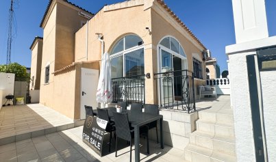Townhouse - Resale - Los Altos -
                Los Altos