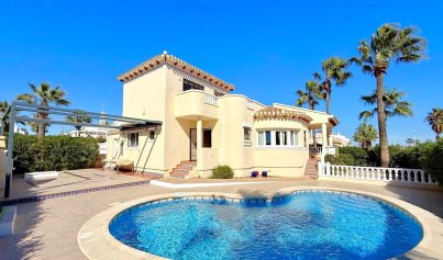 Villa - Återförsäljning - Orihuela Costa -
                Los Dolses