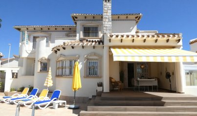 Villa - Återförsäljning - Orihuela Costa - Villamartin Los Dolses