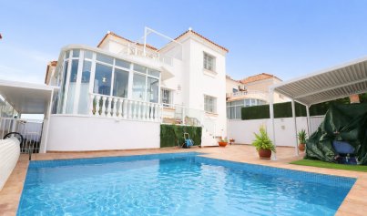 Villa - Återförsäljning - Orihuela Costa -
                Villamartin