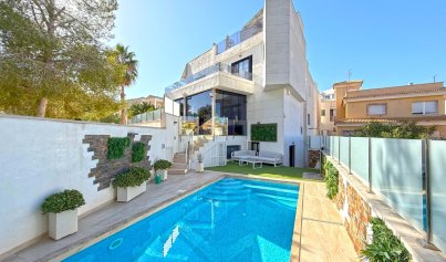 Villa - Återförsäljning - Orihuela Costa - Villamartin