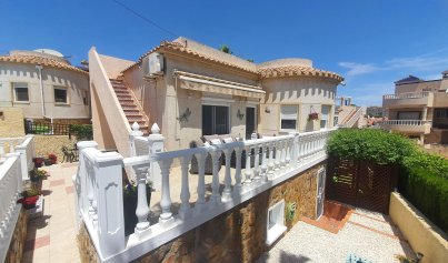 Villa - Återförsäljning - Orihuela Costa - Villamartin