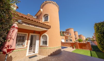 Villa - Återförsäljning - Playa Flamenca -
                Sportcentre