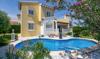 Villa - Återförsäljning - Villamartín -
                Rioja