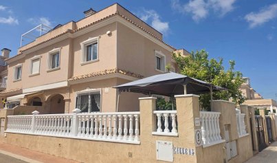Villa - Återförsäljning - Villamartín - Villamartin