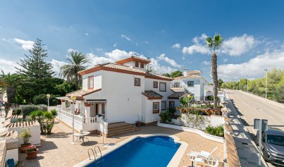 Villa - Herverkoop - Campoamor -
                Campoamor