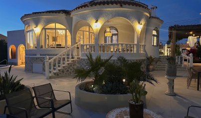Villa - Herverkoop - Torrevieja -
                Costa Blanca Sur