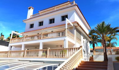 Villa - Resale - Orihuela Costa -
                Campoamor