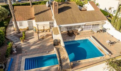 Villa - Wiederverkauf - Orihuela Costa -
                Villamartin