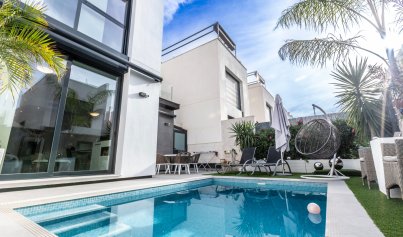 Villa - Wiederverkauf - Villamartin -
                Pau 26