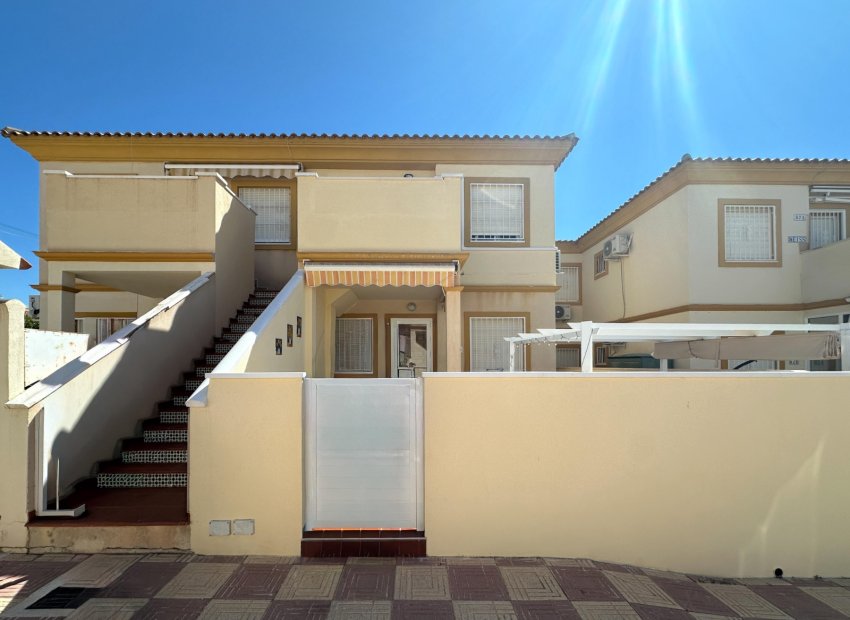 Wiederverkauf - Bungalow -
Orihuela Costa - Lomas de Cabo Roig