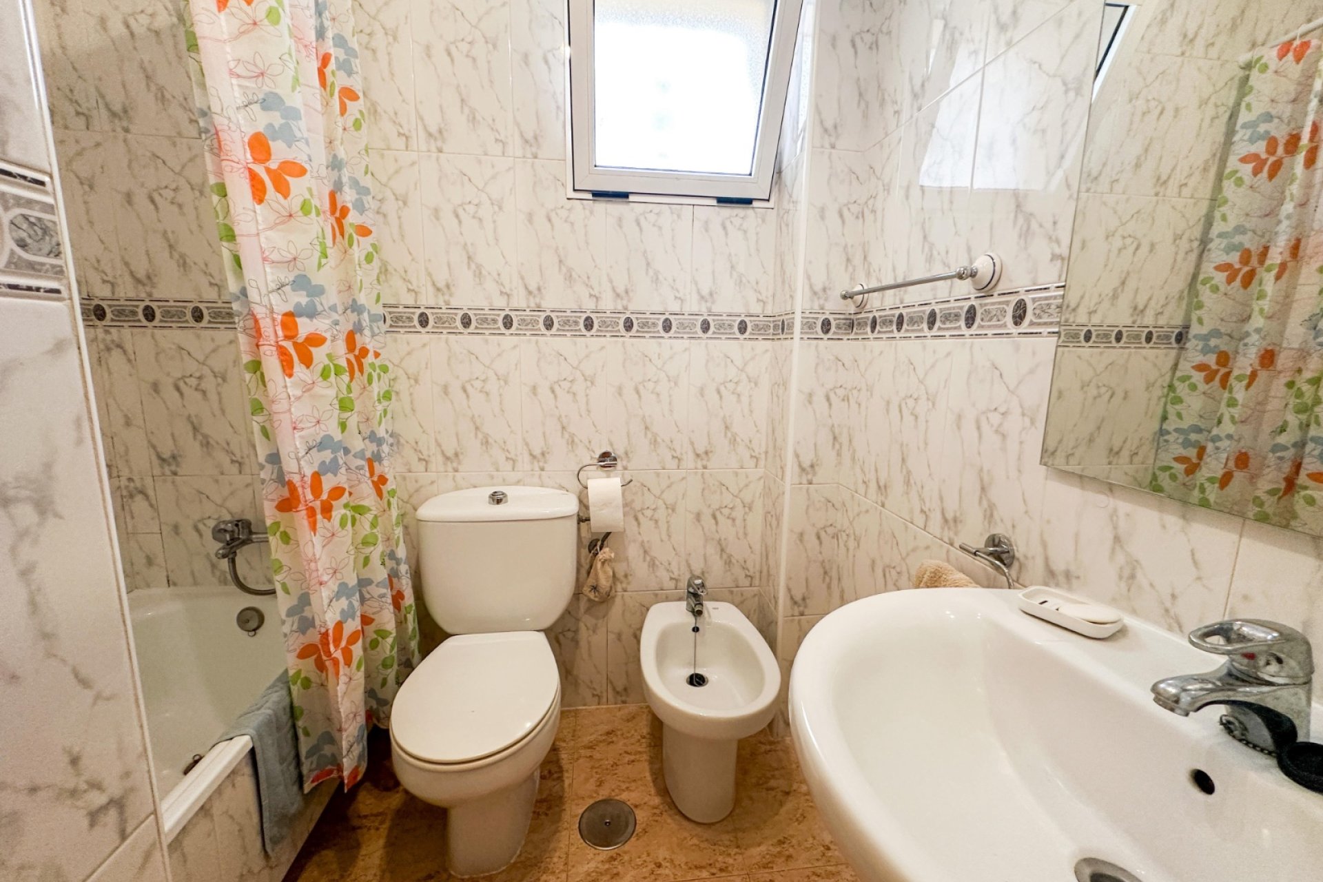 Wiederverkauf - Bungalow -
Orihuela Costa - Lomas de Cabo Roig