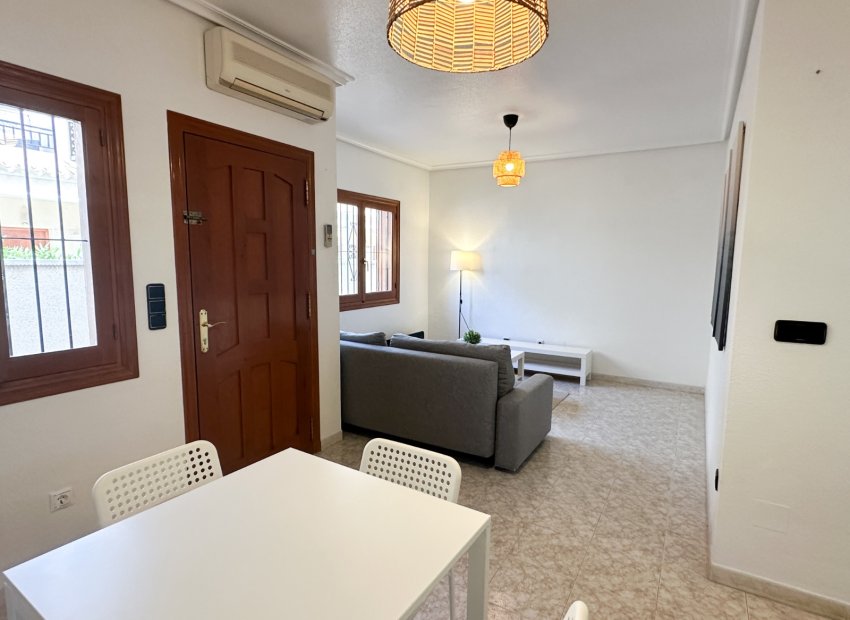 Wiederverkauf - Bungalow -
Orihuela Costa - Playa Flamenca