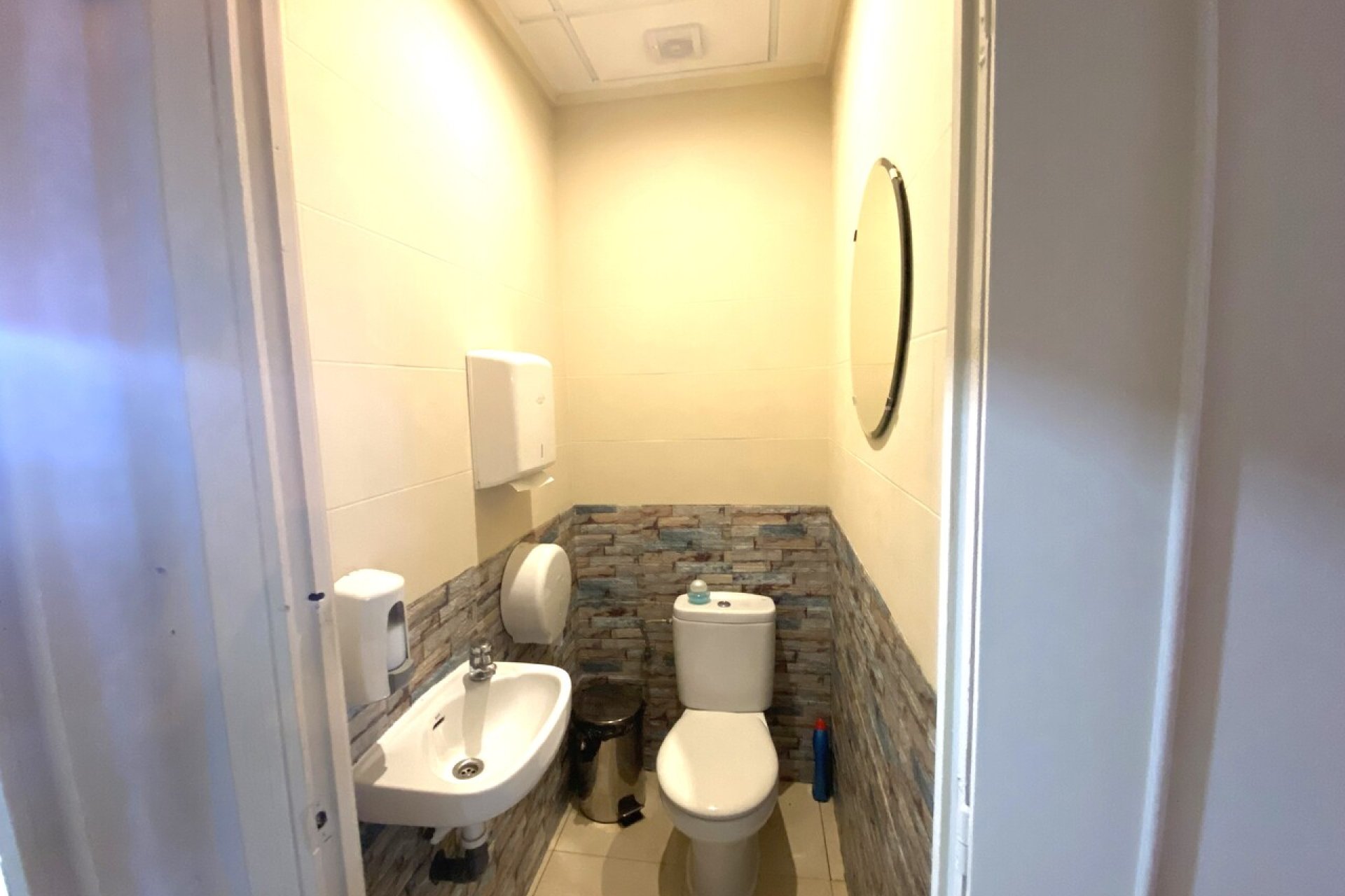 Wiederverkauf - Kommerziell -
Algorfa - Inland