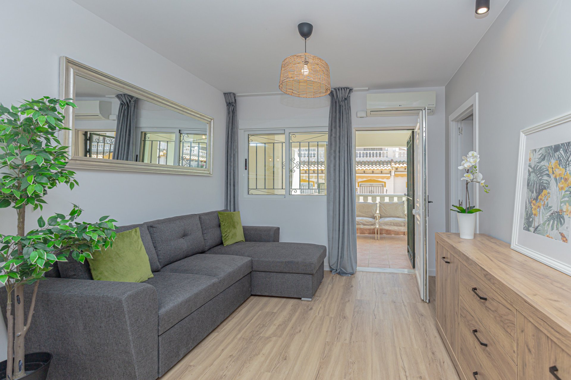 Wiederverkauf - Stadthaus -
Los Altos