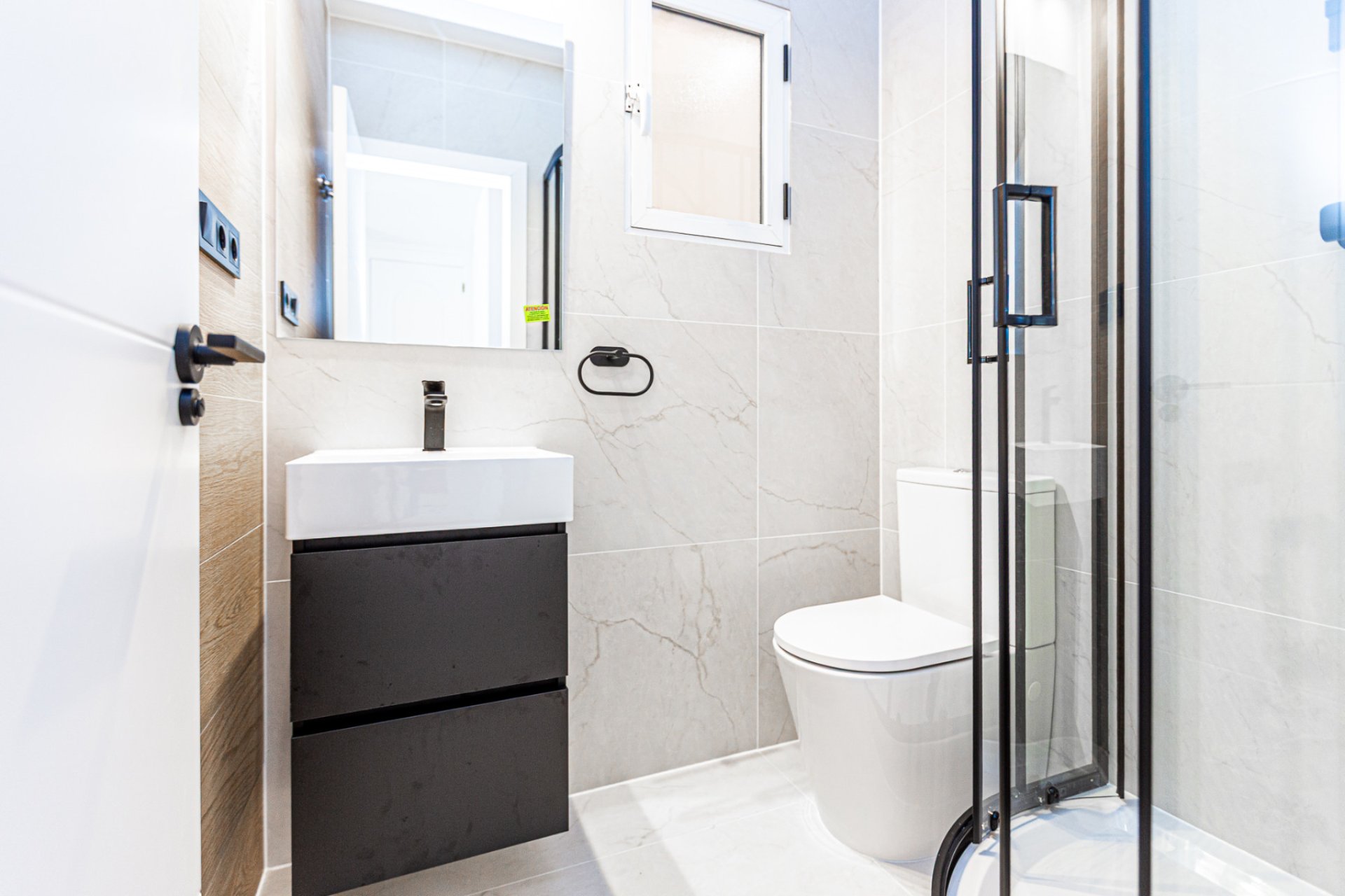 Wiederverkauf - Stadthaus -
Los Altos