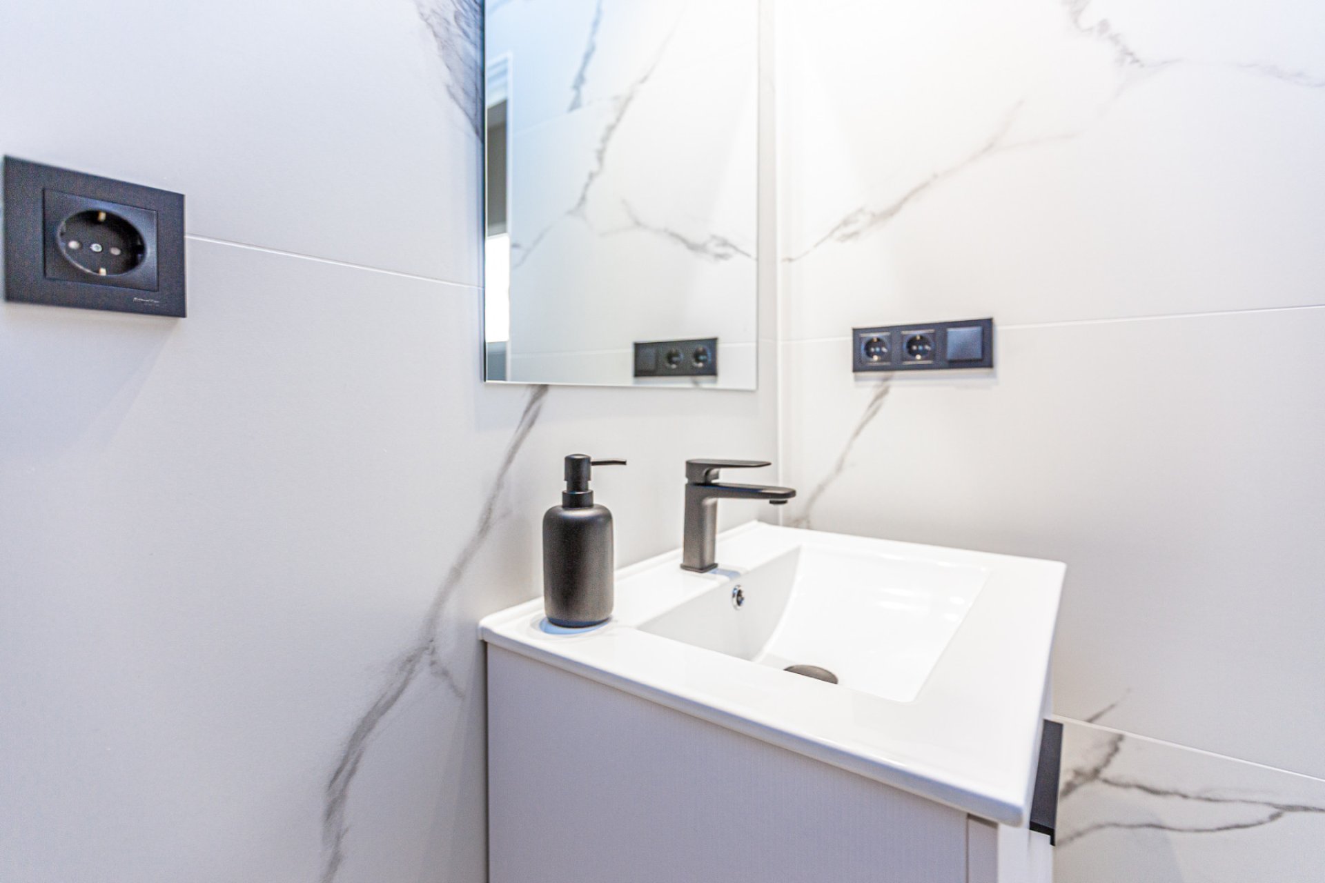 Wiederverkauf - Stadthaus -
Los Altos