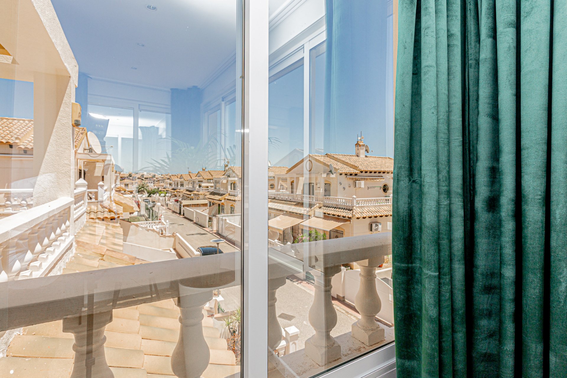 Wiederverkauf - Stadthaus -
Los Altos