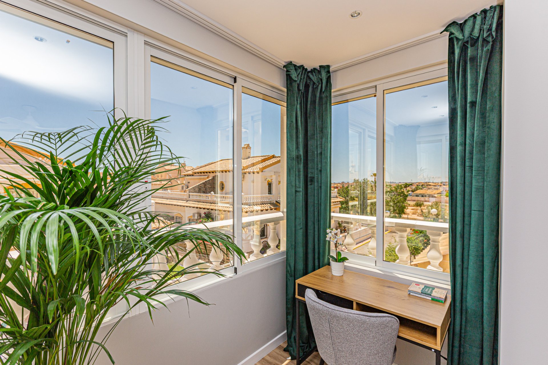 Wiederverkauf - Stadthaus -
Los Altos