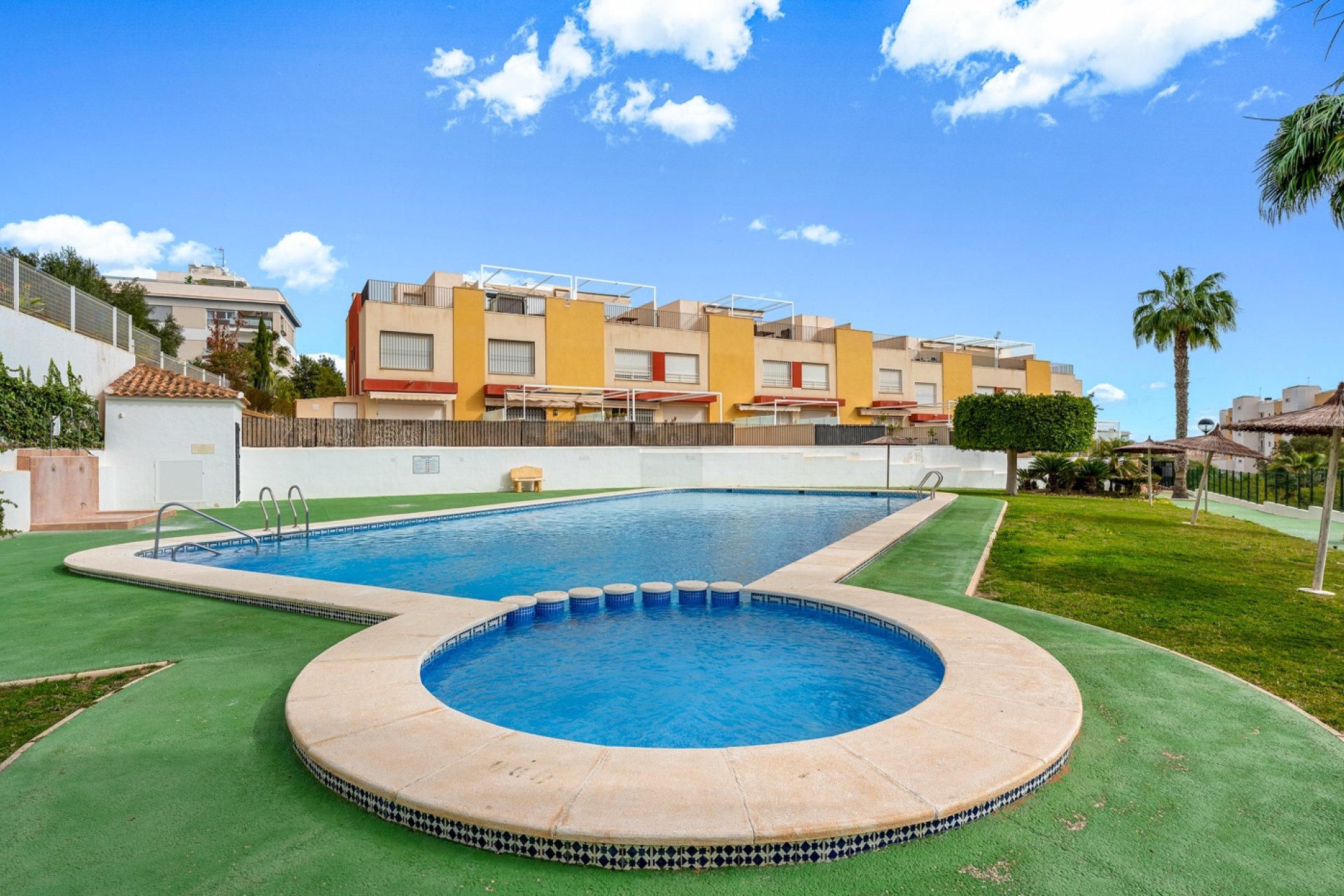 Wiederverkauf - Stadthaus -
Orihuela Costa - Villamartin